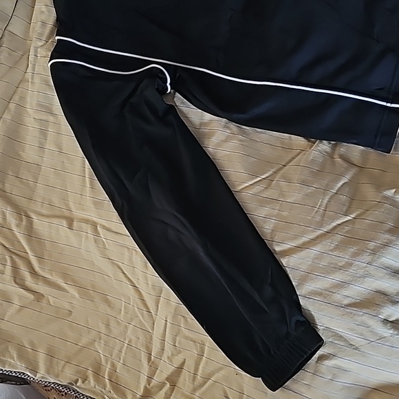 Black and white jacket - Picture 9 of 14